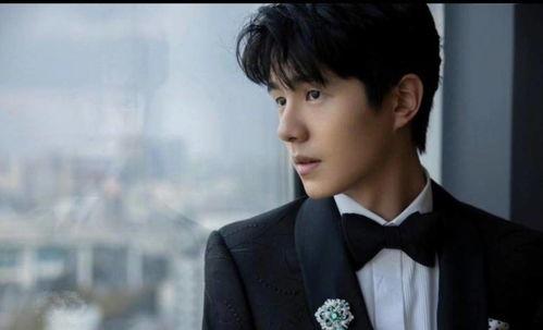 爆料王 =明星明星宣布新作,明星明星重磅新作即将来袭，敬请期待！